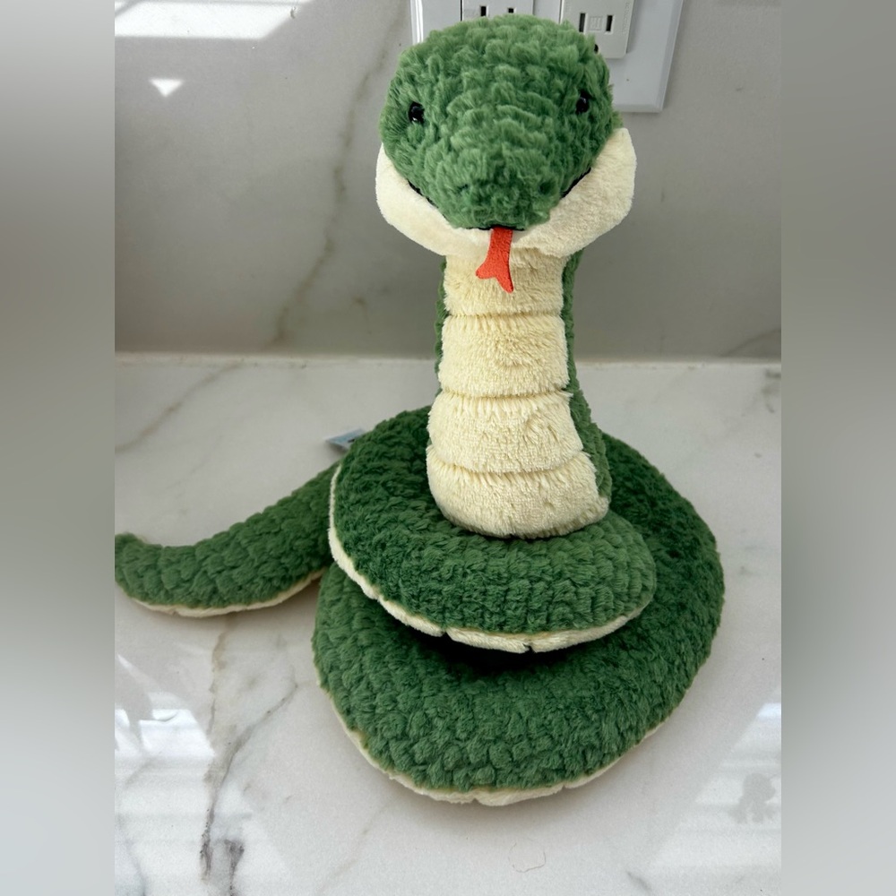 BNWT Jellycat Cizi Snake
